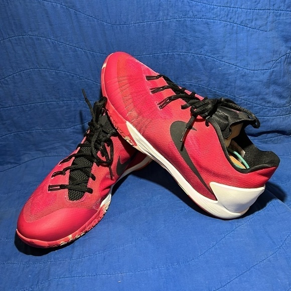 Men’s Nike HyperChase - Size 12.5 - Breast Cancer Awareness Pink​ - Picture 4 of 6